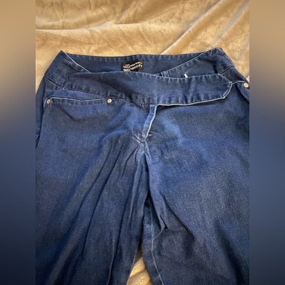 No Boundaries Stretch Capris size 11​ - Picture 4 of 6